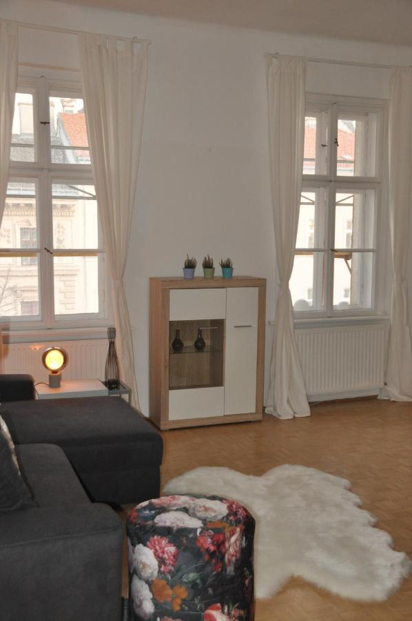Wunderschone Altbauwohnung In Zentraler Lage Wien Zewnętrze zdjęcie